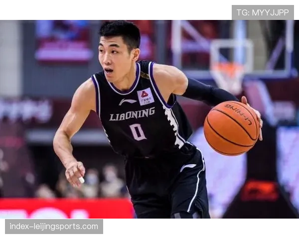 胡荷韬场均2.3次抢断1.8次拦截，蓉城左路新星攻守平衡